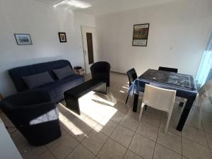 Résidence Saint Christophe - Logement traversant, agréable et lumineux à 2 pas de la cure ! MAE-7244