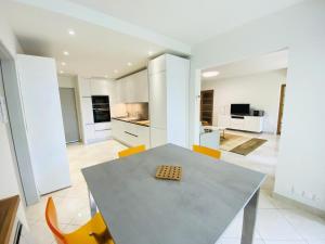 Eagle - Trois pieces de standing quartier du golf MAE-4094