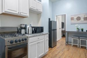 2BD Modern Home in Manhattan