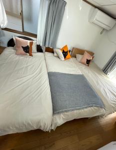 AiES Kita-Senju, 2-3rd floor, 8-minute walk from Kita-Senju Station, direct access to Tokyo Skytree, Asakusa, Akihabara, Ueno, Ginza, Roppongi, Shibuya, 6 beds, maximum occupancy 9 people, 60 square meters with Kitchen appliances