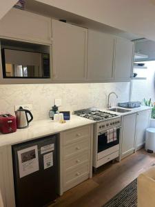 Sunny Studio in Green Point with Private Patio