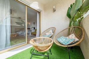 Studio + Pool + Park, Beach 2 Minutes Away