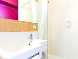 Hotels B&B HOTEL Toulouse Basso Cambo : photos des chambres