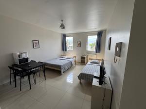 Cozy nest with Netflix, Wi-Fi and parking included