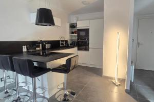 Saint-Raphaël Apartment Near Beach & Pool