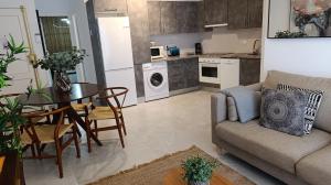 Renovated 2 bedroom in Nerja Center, Carabeo area