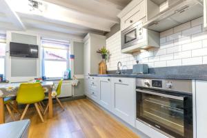 2 Bed in Whitby oc-w322