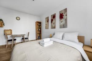 Nowolipki Charming Studio by BookingHost