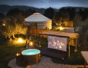 2 CUORI E 1 YURTA Glamping in Tuscany - Adults Only