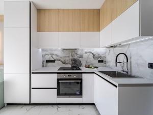 Сучасна квартира з панорамним видом у Львові