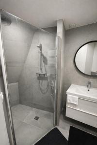 Luxurious one bedroom near Champs-Elysées - by Luxuo