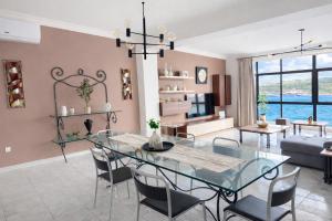 The Strand 16 - Spacious Sliema Seafront Apartment-Prime Location