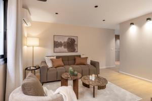 Loft with Home Cinema, Modern Apartment Just Minutes from Monaco