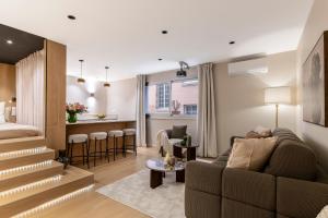 Loft with Home Cinema, Modern Apartment Just Minutes from Monaco