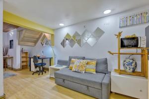 Charming Lisbon Old Town Apartment