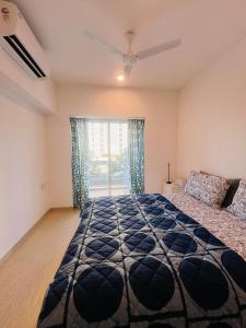 Serene white studio - 2nd floor