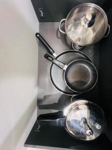 Serene white studio - 2nd floor