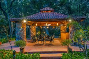 ELIVAAS The Aravalli Reserve The Bliss Pet-Friendly Villa with Pool, Gazebo, Lawn and Jacuzzi