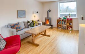 4 Bedroom Beautiful Home In Knebel