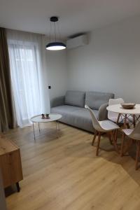 Barrikada-E Apartments