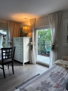 Chatička Anička or Garden 77