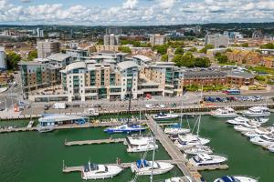 Once Upon a Tide - Stylish Apartment in the Heart of Poole