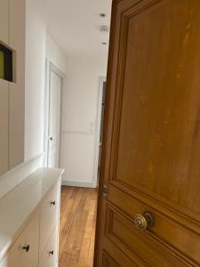 Chambre privée calme et lumineuse