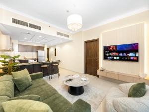 Waterfront Escape with Pool & Jacuzzi Access