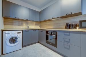 Modern Maisonette with Valley Views KARP1-3