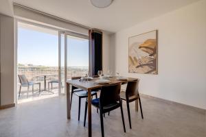 Central and modern Apartment, Valley Views KARP1-6