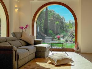 Villa in the Sibillini Mountains, Pool & Privacy by Host Hero