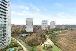 Bright & Modern 2-Bedroom Hackney Apartment