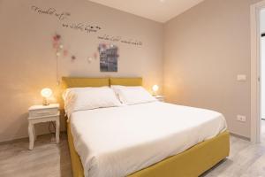 Wanderlust by MONHOLIDAY