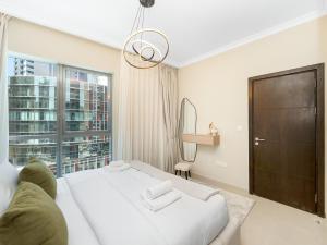 Stylish 1BR with Marina Views Near Metro & JBR