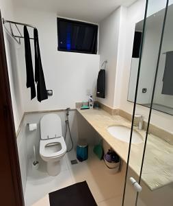 2 - Flat próx. Salvador Shopping c garagem