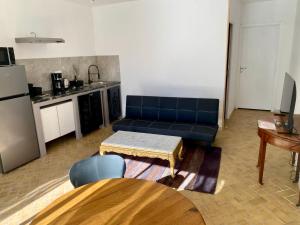 Solesmes, 3 personnes, terrasse, plain-pied