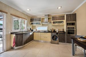 Casa Jacadi Luxury Villa, Private Pool, Rooftop terrace with sea View!