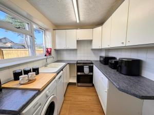 Newly Renovated 3 Bed Apartment