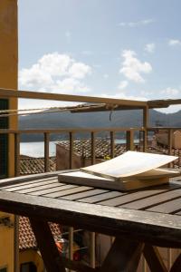 Tra Tetti e Mare - HelloElba