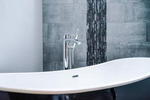 Cosy Lake District Cottage - Walk to Windermere - Sleeps 6