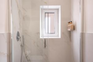 Binario 79 In front of the station,A-C