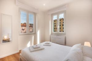 Binario 79 In front of the station,A-C