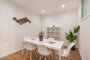 Binario 79 In front of the station,A-C