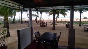 Pasikuda Shalom Beach Villa