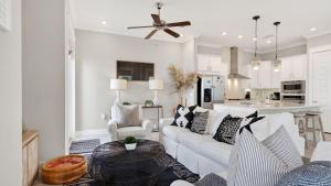 Arcade Bar Prominence Resort Pool and Gym Access Close to Beach Sea Happy