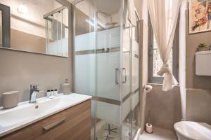 LaViaDelleSpezie next station 2 bedrooms AC