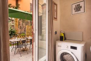 LaViaDelleSpezie next station 2 bedrooms AC