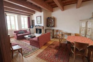 Apartment with fireplace near the Vauban City