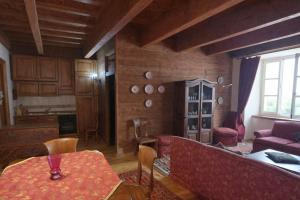 Apartment with fireplace near the Vauban City