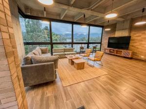 Modern 2 Bedrooms Country Suite El Retiro Village